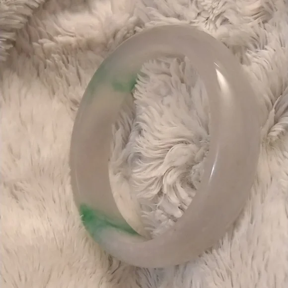 Jade Bangle ✨NIB✨ - Picture 5 of 7